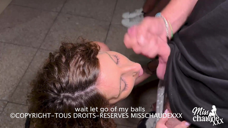 Misschaudexxx: Буккаке твердий у Cap d'Agde, мене оббризкують спермою