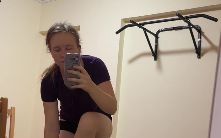 SweetLucy96: Svlékněte se mi šaty