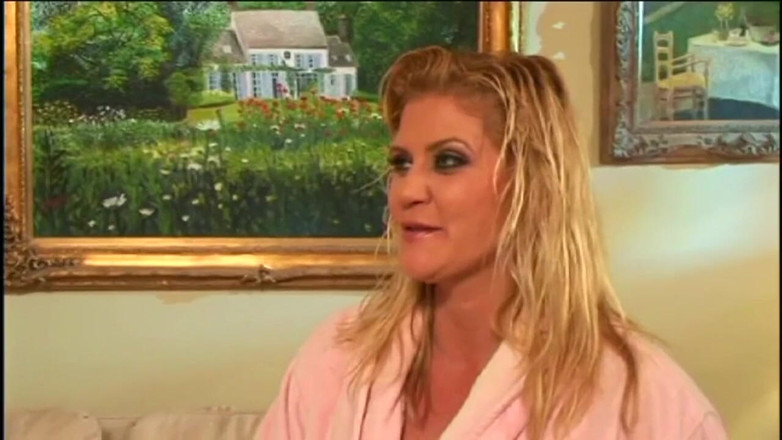 Xtime Grannies: Een thuisbezorgde pizza met een pijpbeurt