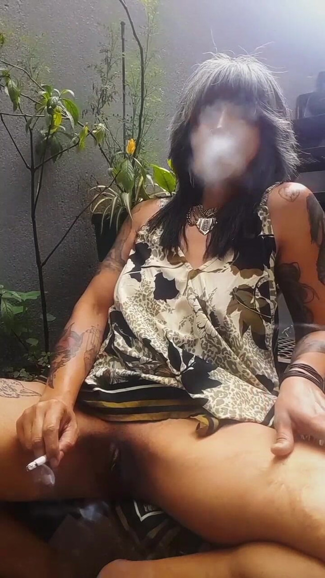 Outdoor Smoke Tease - Watch Me Play in the Sun (Footsyp)