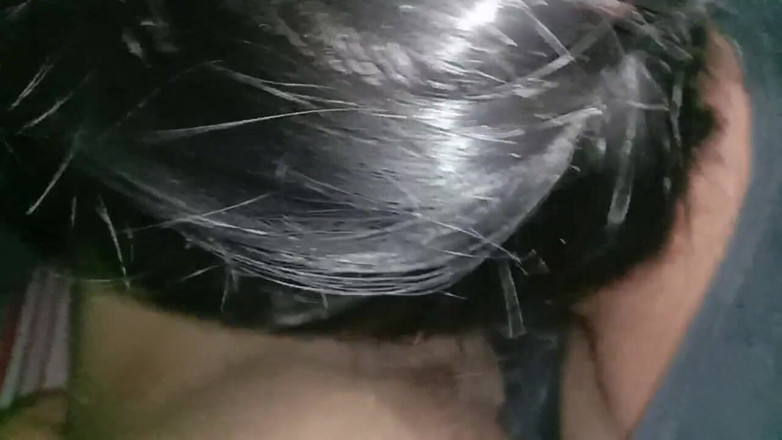 Chubbyme Pinay: 微胖的菲律宾阿姨在她的房间里被陌生人干了