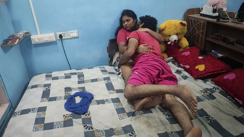 Vaigavarun45: Vaishnavy ve sharun raj yatak odasında canlı kesilmemiş seks