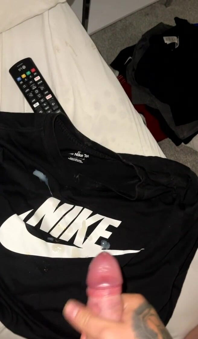 jay jenson: Gozando na minha camiseta favorita