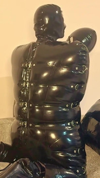Test anal de la un extraterestru în latex, partea 2 - Alex Latex