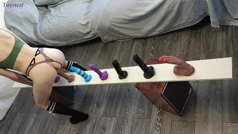 Toystest: Sfida di prova con il dildo. Quale sarebbe il migliore...