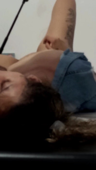 L'esame innocente diventa selvaggio - l'ortopedico seduce e scopa il paziente