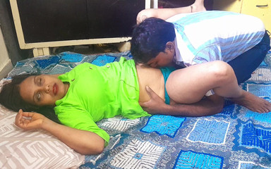 Hot Indian Aunty: Vnadná indická velká prsa Desi Bhabhi šuká