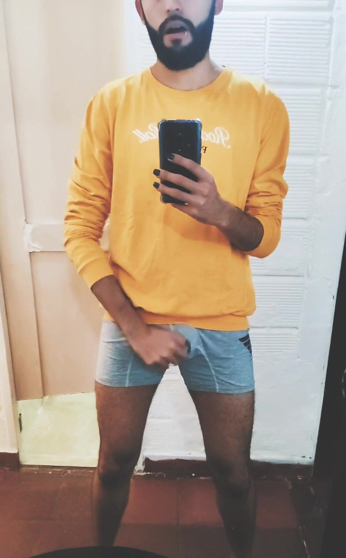 Camilo Brown: ¡Me siento con energía! ¿Quieres beber mi semen?