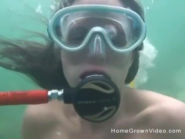 Homegrown Amateurs: Daisy en Lars worden gefilmd terwijl ze onder water seks...