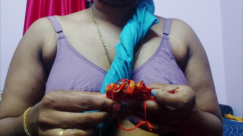 Desi Mohini: 내 친구의 핫한 인도녀