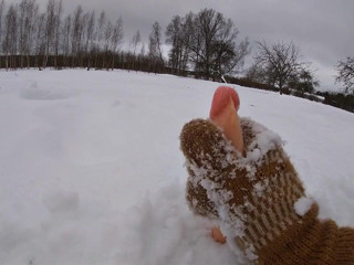 Hera Harding: Cold Handjob in the Alps
