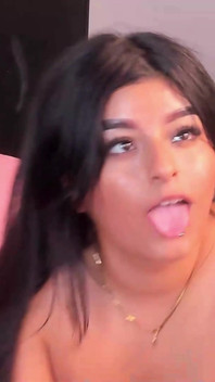 I'm a Very Hot Curvy