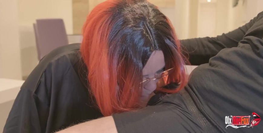 OlxRedFox: Vytáhl penis s nevlastní matou terapeutkou a začal masturbovat, nemohla...