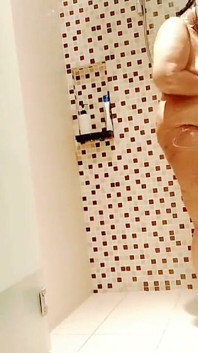 Sexe dans une salle d’exposition, partie 2