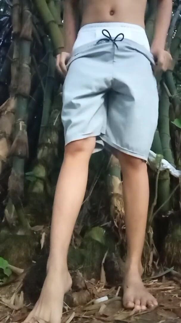 Troye_AsianPinoy: mag jakol sa kawayanan kahit may dumadaan tuloy parin - Altertroye_new...