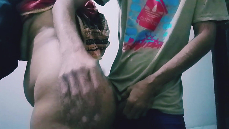 Aizzee: Pikhongerige mollige milf wordt hard geneukt met een jonge kerel