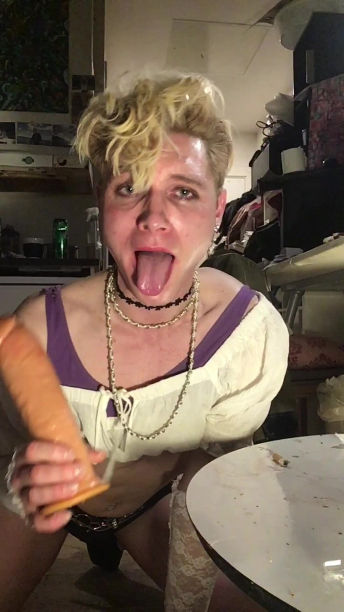 Sissy Cindy Slut: Sissy Fag Jes Brinch Hotpants