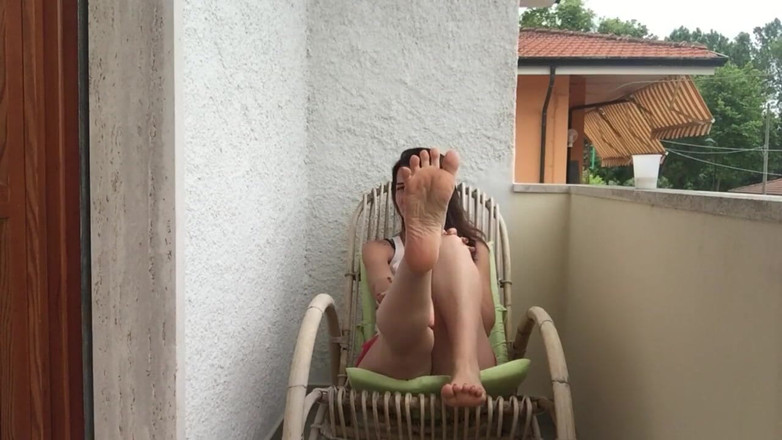 Smokin Fetish: Fumare sul balcone