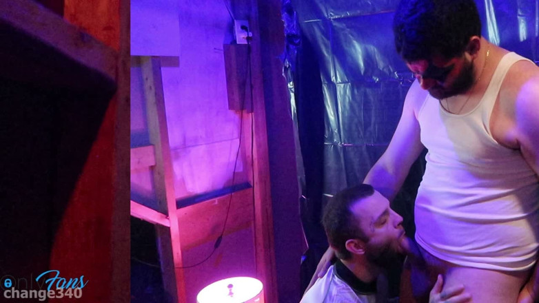 Change340: Riskantní BJ na halloweenské párty, zatímco lidé se dívali
