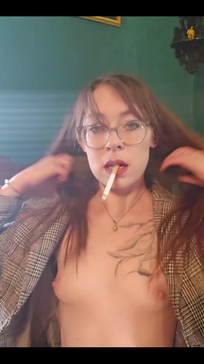 MistressThrope: I Got Great Lighting and Small Tits