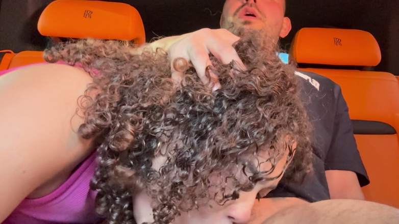 Teddy Tarantino: Nadržená teenagerka Willow Ryder je vyzvednuta a ošukána bohatým chlapem...