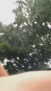 Dívka s velkým zadkem má sex v parku