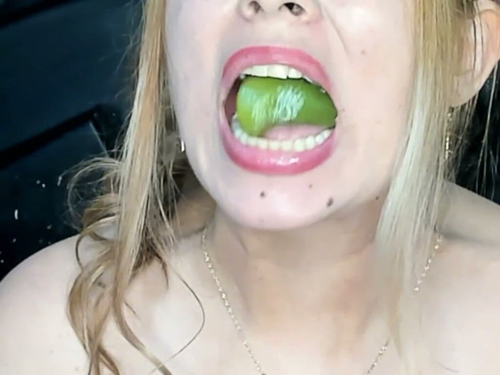 Angel eyes studio: Extreme Herausforderung! Der Versuch, Riesige Früchte Zu Schlucken!