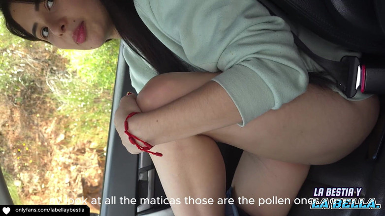 Labestiaylabella: Fotto la mia collega in macchina le riempio i piedi...