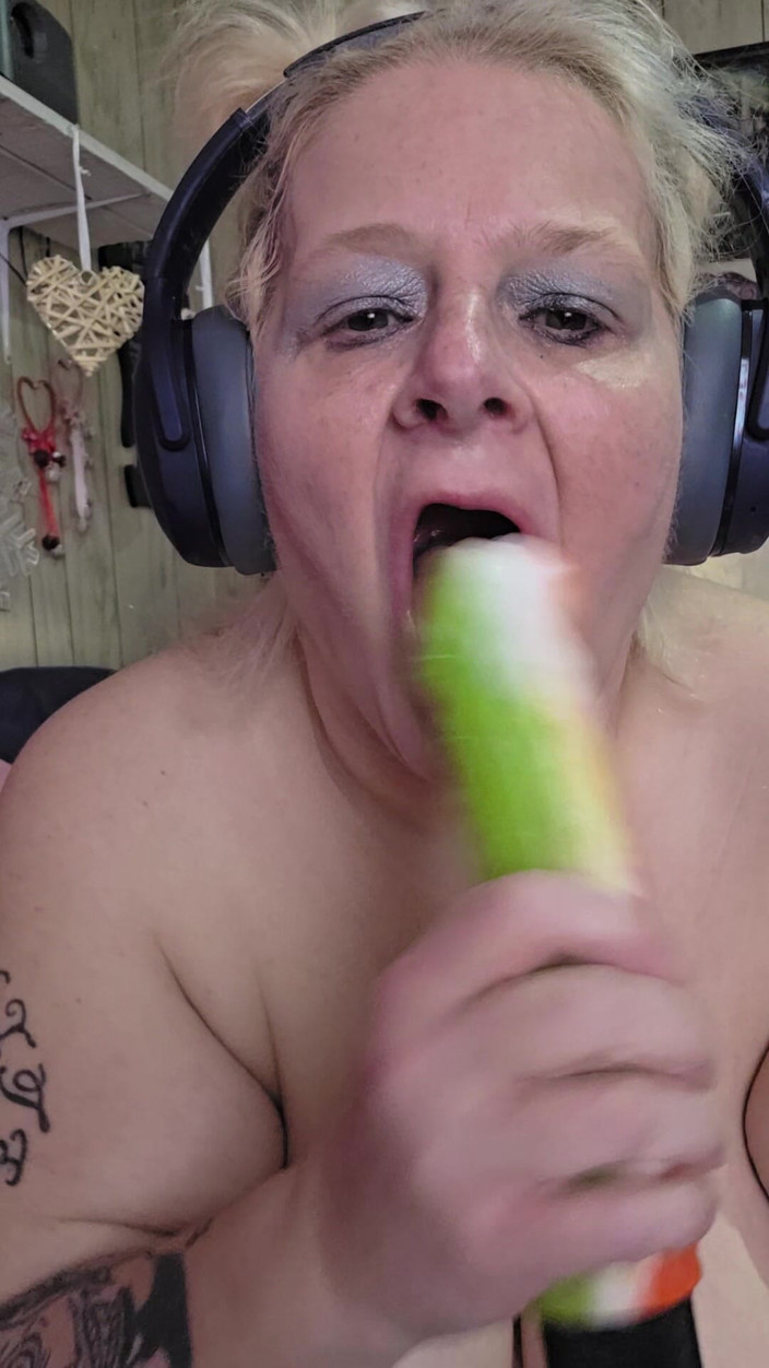 HerculesnVENUS: Big Piped zakneblowany w usta tej dziwki hag