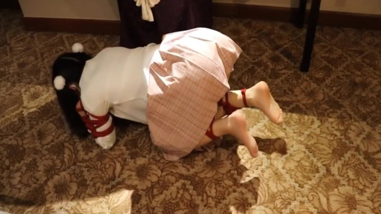 Aisan girl bondage: A Cute Little Dressed in a Jk Uniform Was Walking...