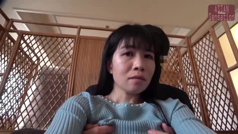J-Cams: Gaze Locked Beauty. POV Style Oral Focus, Intense Eye Contact...
