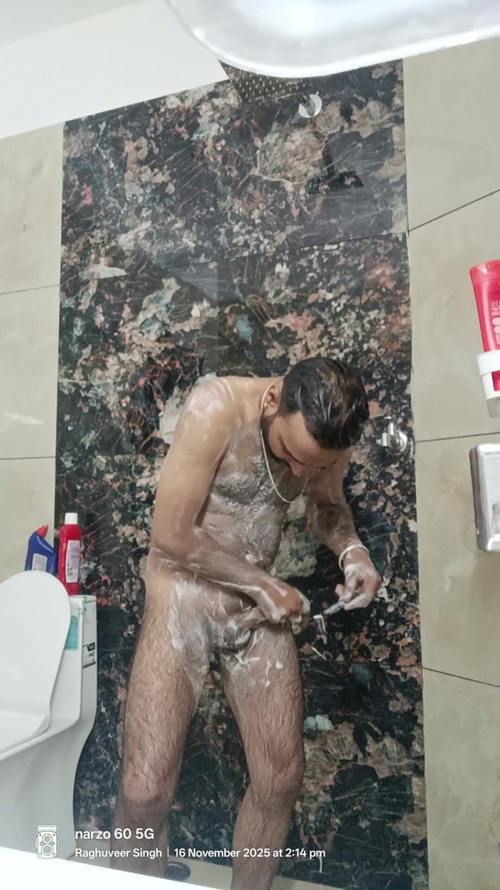 Rajasthani-old-lover: Приймаю душ