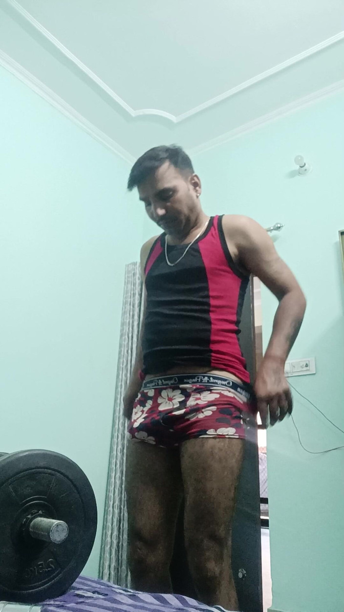 Rajasthani-old-lover: Індійський чоловік дезі насолоджується оголеними вправами та майстерним шоу з сусідом