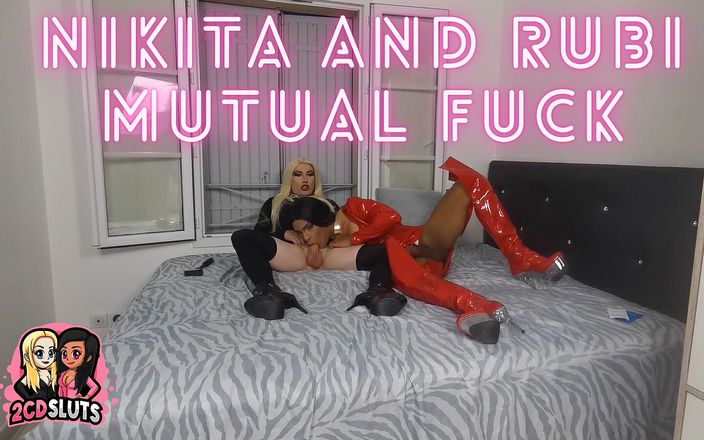 2CD Sluts: Rubi dan Nikita saling ngentot