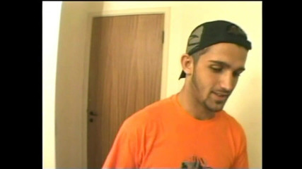 TRANS-ATLANTIC: Bella trans sexy scopa un uomo con un preservativo e...