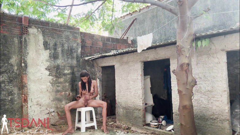 Tsdanisantos1: Daniela Santos realiza un fetiche de paja con corridas.