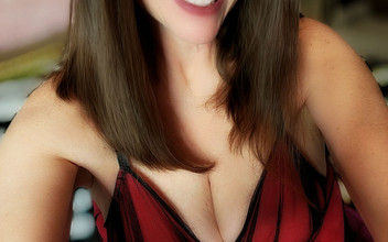 Nikki Nevada: Föreställ dig att det är du: min mun, min fitta, din...