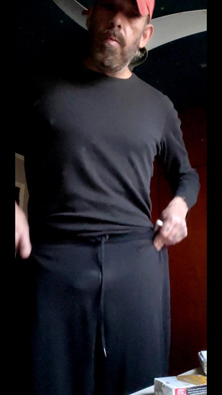 BBIG: Cashmaster aşağılama işiyor ve sigara içiyor