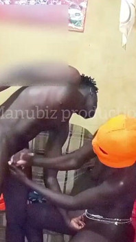 Adik tiri menikmati batang abang tiri yang dikongkek keras dan panas