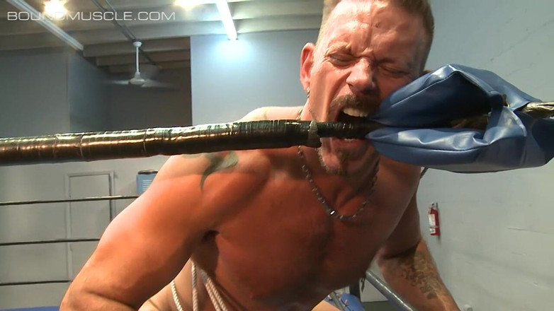 Bad boys bootcamp: Tormento de entrenamiento de gimnasio - parte 4