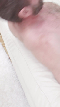 เขาจับชีวิตด้วยลูกอัณฑะ - นำแสดงโดย Rodnar Rokwud กับ Luna Luxe
