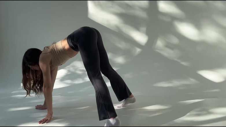 Skinny_lady69: Deusa esticada em leggings apertadas e máscara