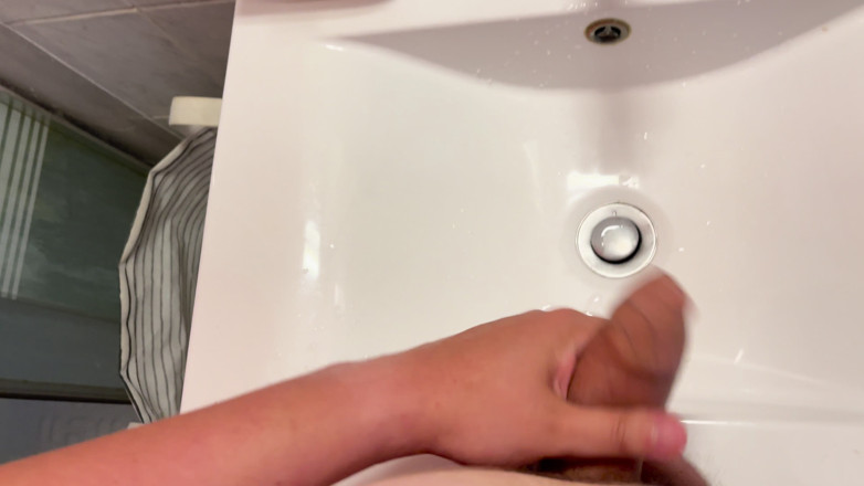 Aimeronds: Quick Jerk off and Playing with My Cum