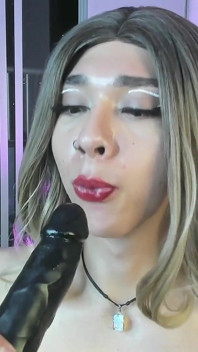 Živá show Sissy vám dává nedbalý kouření