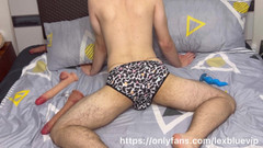 lexblue: 穿着可爱内衣的大屁股的可爱Twwink