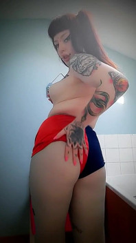 Harley Quinn Pees for You