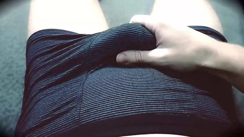Pasha: Chlap Si Honí Svůj Penis