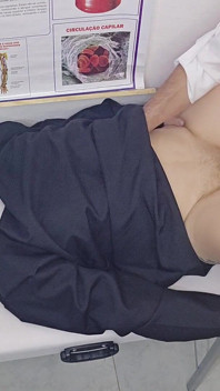 수녀님이 산부인과 첫 검진을 받으셨어요! 그녀는 한 번도 만져진 적이 없었다!