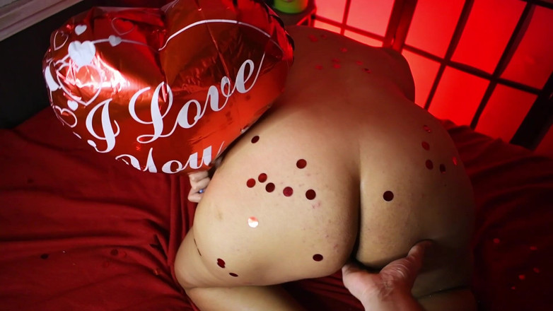 melu_world: Make My Valentines Date to Cum on My Balloon - Bunny...