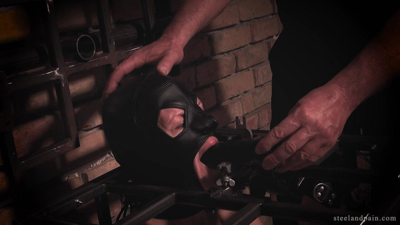 Steel and Pain Studio: Gırtlak eğitimi